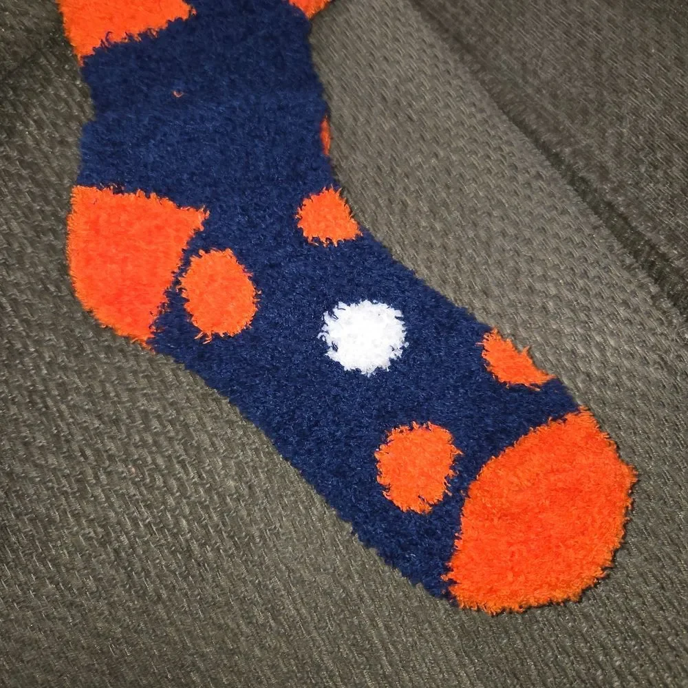 New NWT NFL Chicago Bears Fuzzy Cozy Slipper Socks OSFM Blue Orange Polka Dot